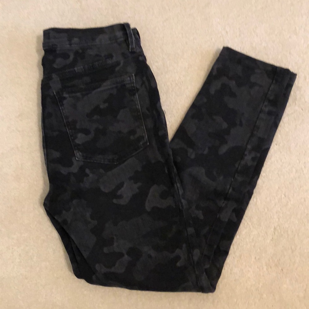 Women’s gray Camouflage Jeans